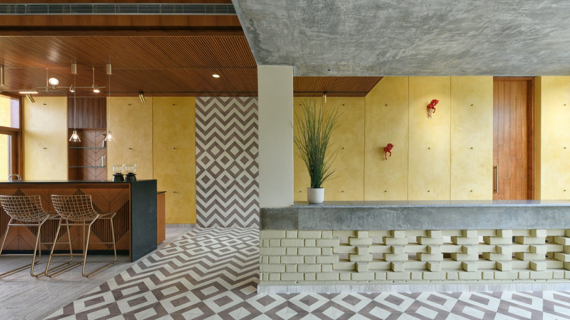 16. Living and Bar on First Floor (Large)