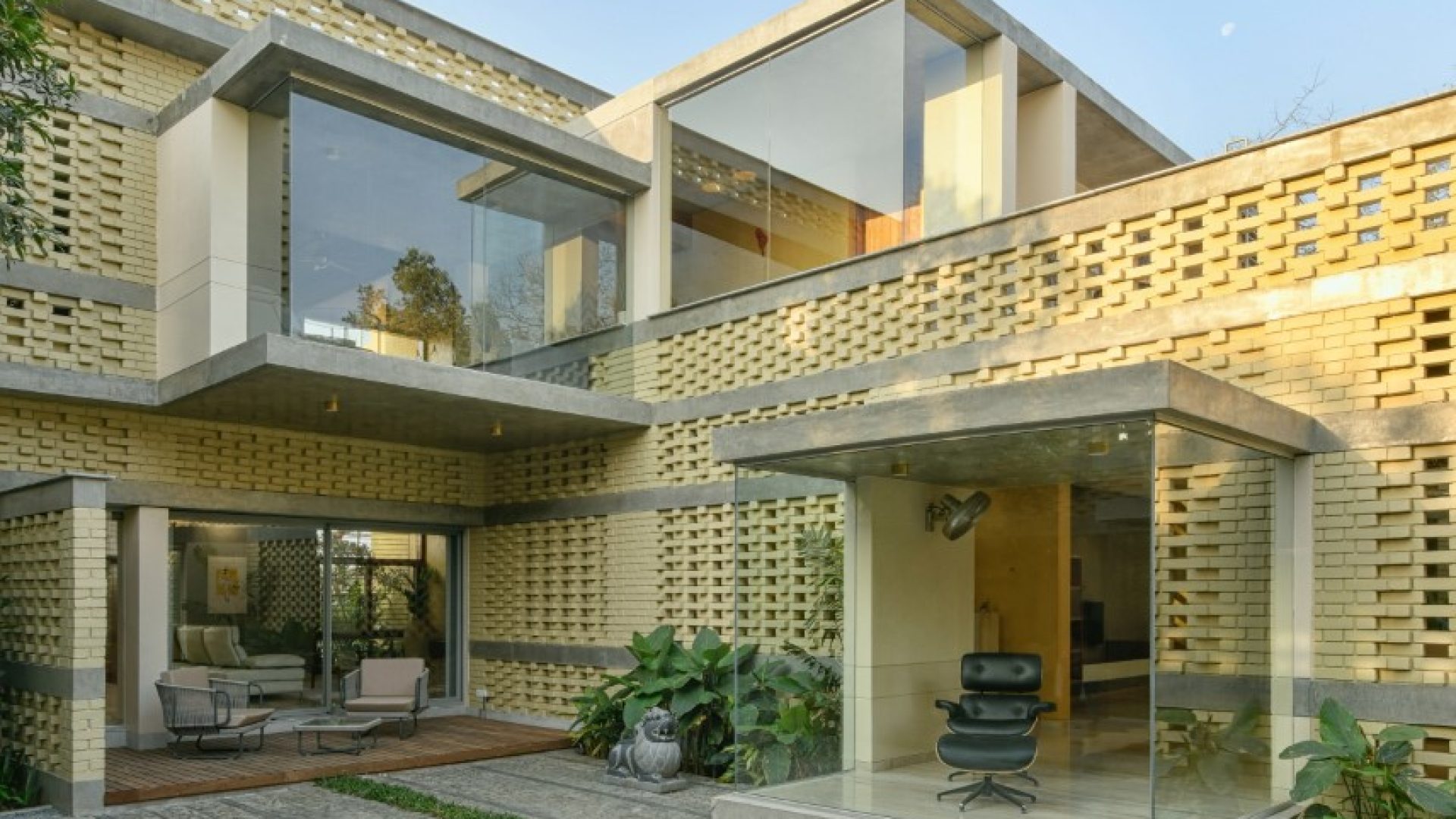 3. View From court (Large)