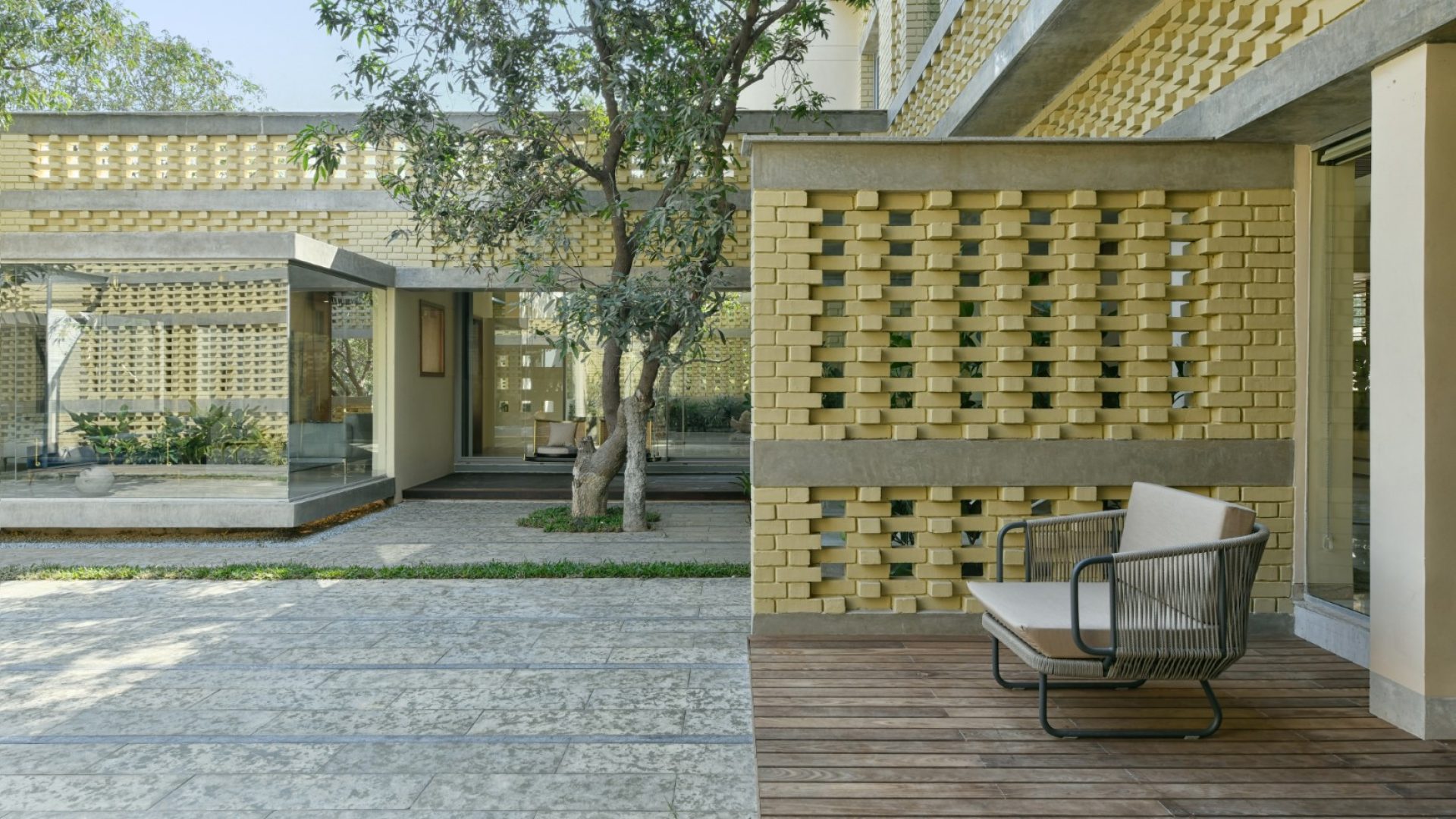 4. Court- Deck from living (Large)